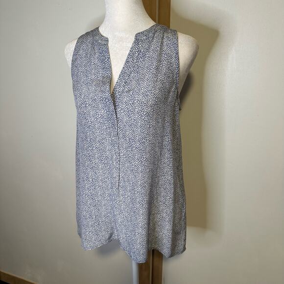 Joie light blue & white dot print silk tank top size XS - Picture 3 of 11